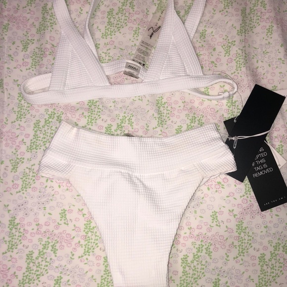 AreYouAmI Bikini Top - Picture 4 of 4